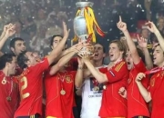 米兰体育官网-世界级豪门球队争相夺冠，欧洲足坛精彩绝伦