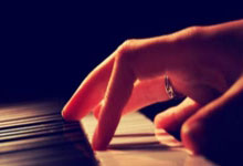 米兰体育下载-库里射落银河战舰！皇马险胜难掩MVP光芒