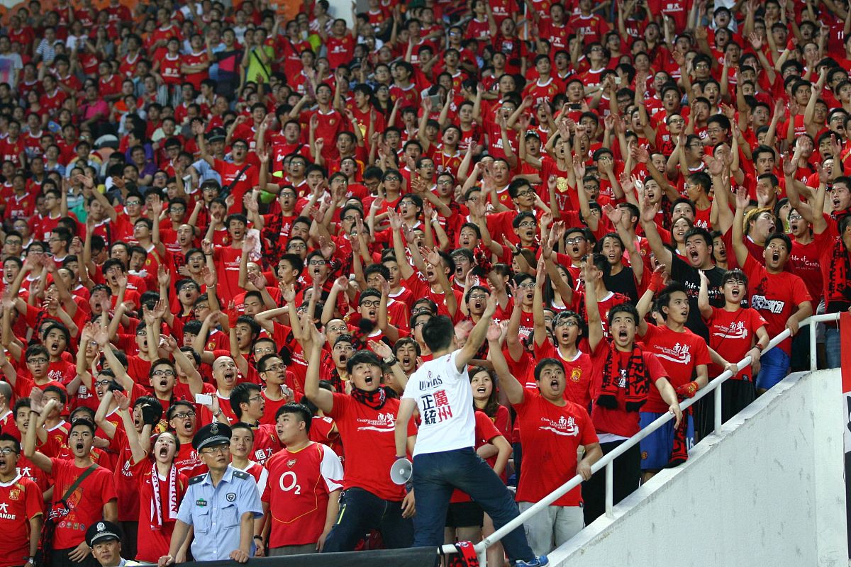 包含恒大客场不敌对手，球队风波不断危机四伏的词条