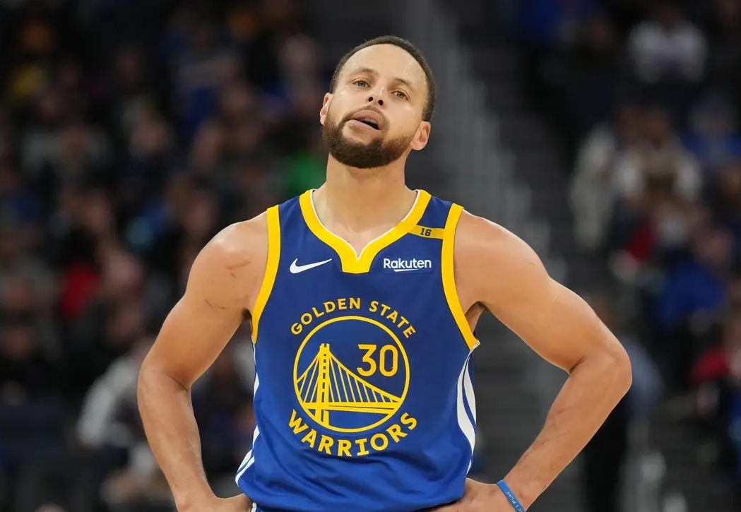 勇士大胜篮网继续保持不败金身,库里全面表现的简单介绍 勇士大胜篮网继续保持不败金身,库里全面表现的简单介绍