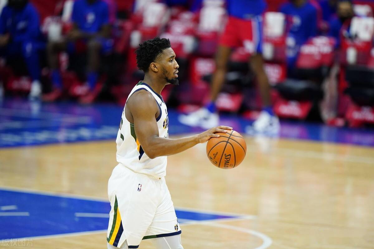 爵士冲上西部第一,展现实力 爵士冲上西部第一,展现实力