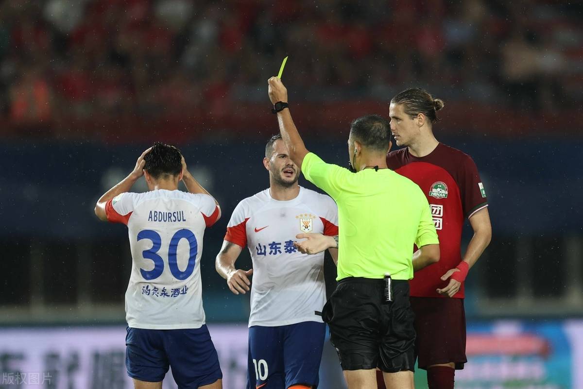 意外伤退垫底,球队或需利用引援填补 意外伤退垫底,球队或需利用引援填补