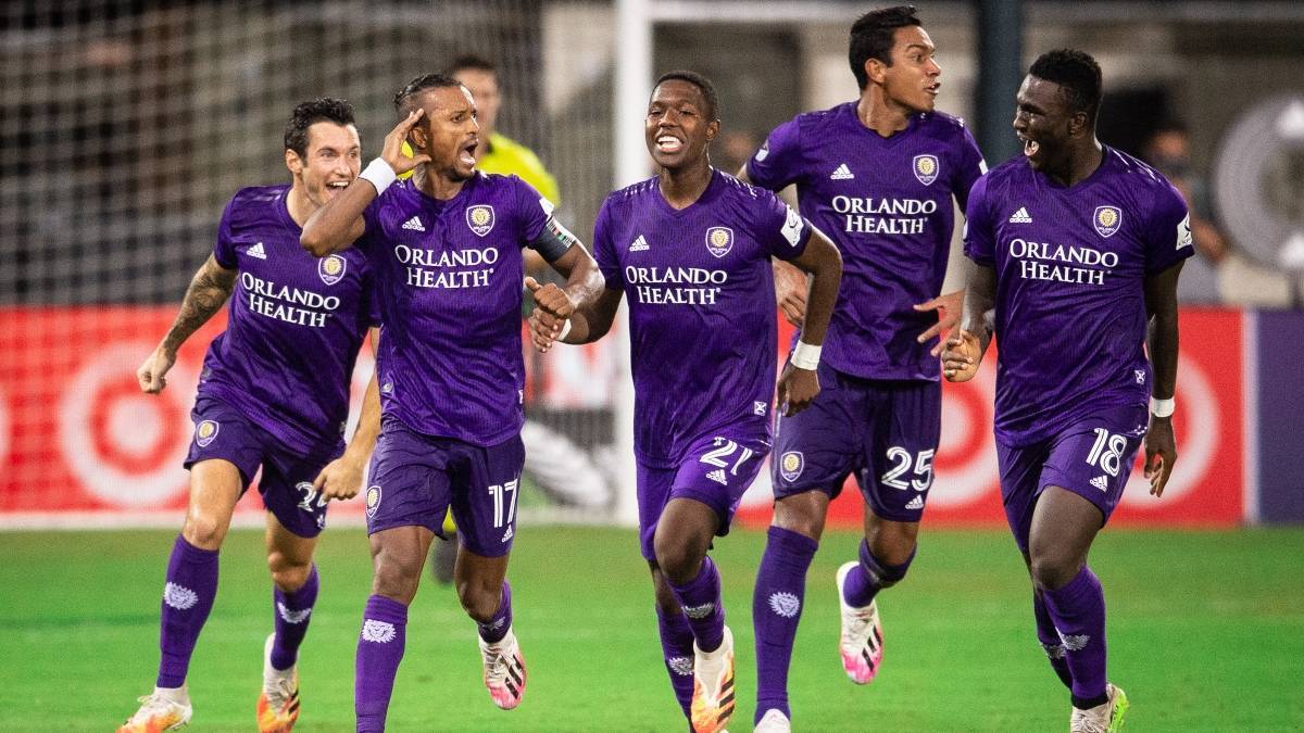 诺茨郡客场逆袭,取得关键胜利 诺茨郡客场逆袭,取得关键胜利