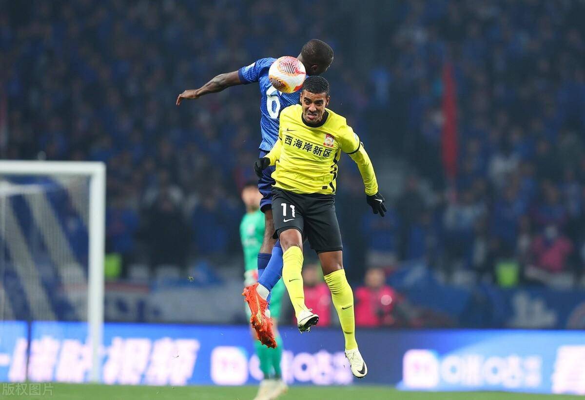 诺茨郡客场逆袭,取得关键胜利 诺茨郡客场逆袭,取得关键胜利