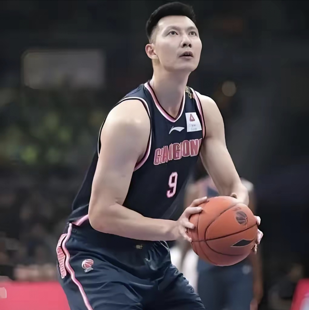 关于易建联带领广东队击败新疆队,继续保持不败战绩的信息 关于易建联带领广东队击败新疆队,继续保持不败战绩的信息