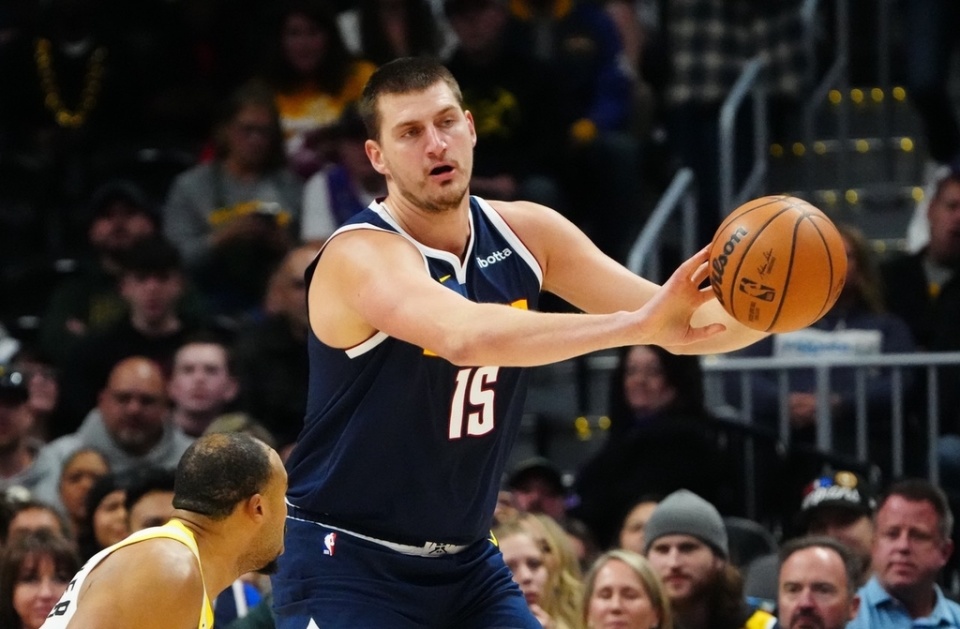 掘金客场取胜爵士，士气高涨