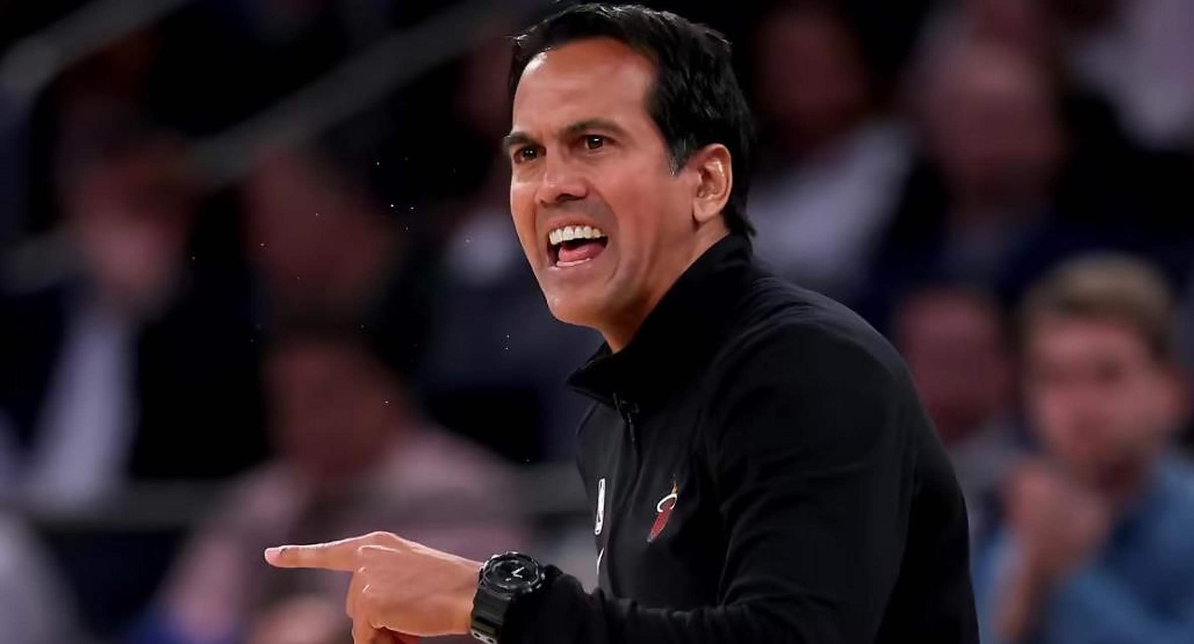 热火客场击败篮网重返前列