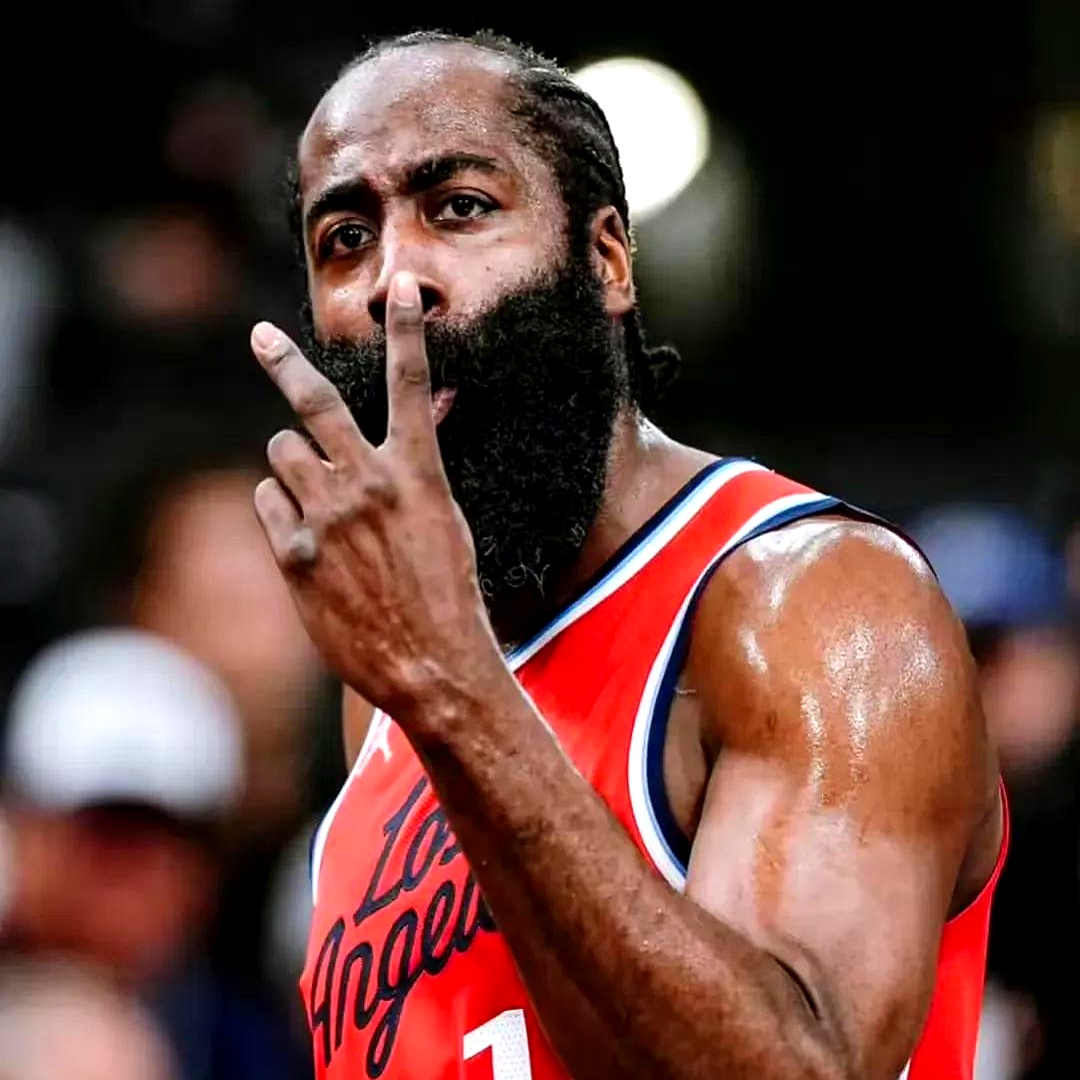 火箭逆转马刺,哈登复出献27+10+6。 火箭逆转马刺,哈登复出献27+10+6。