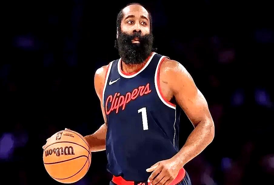 火箭逆转马刺,哈登复出献27+10+6。 火箭逆转马刺,哈登复出献27+10+6。