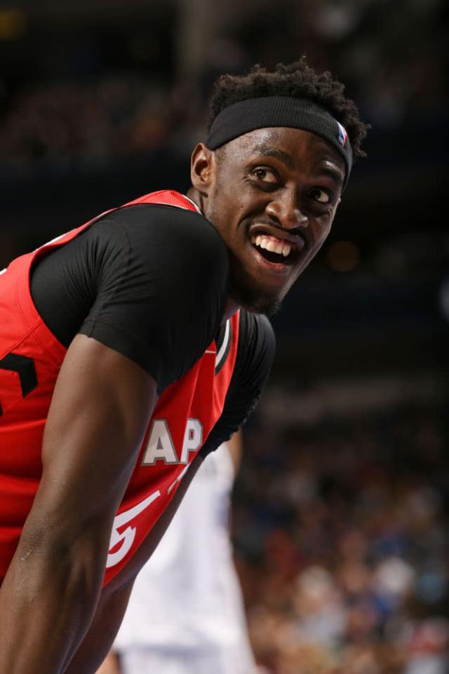 关于独行侠鏖战山东队，西亚卡姆关键制胜的信息